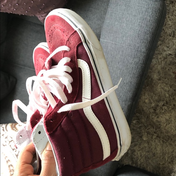 Burgundy vans practically NEW!! - Picture 3 of 4